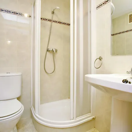 Ventura Park מלון 4*